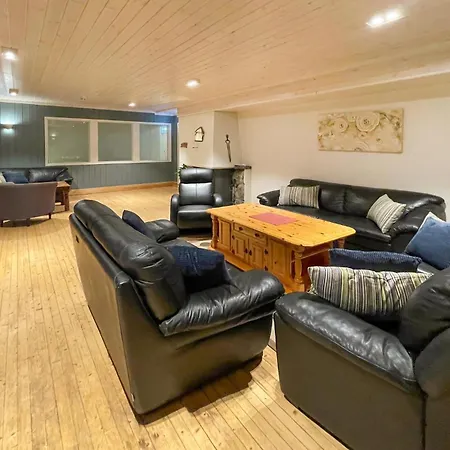 Apartment 1 Bedroom Gorgeous In Mesnali